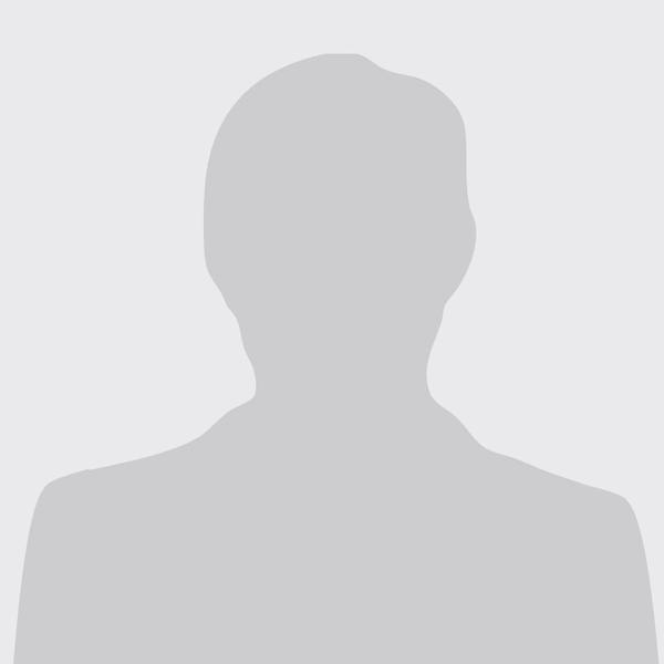 Umriss einer Person mit neutralem Hintergrund; keine spezifischen Details oder Merkmale sichtbar.